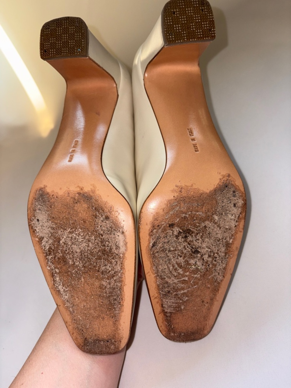 VINTAGE Salvatore Ferragamo Cream Leather Block Heel Pumps Size 9.5 - Picture 7 of 7